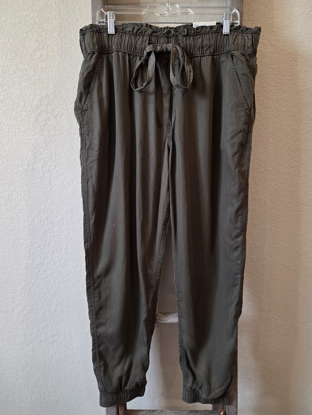 NWT SO Women's Olive Drawstring Jogger Pants - Size XL